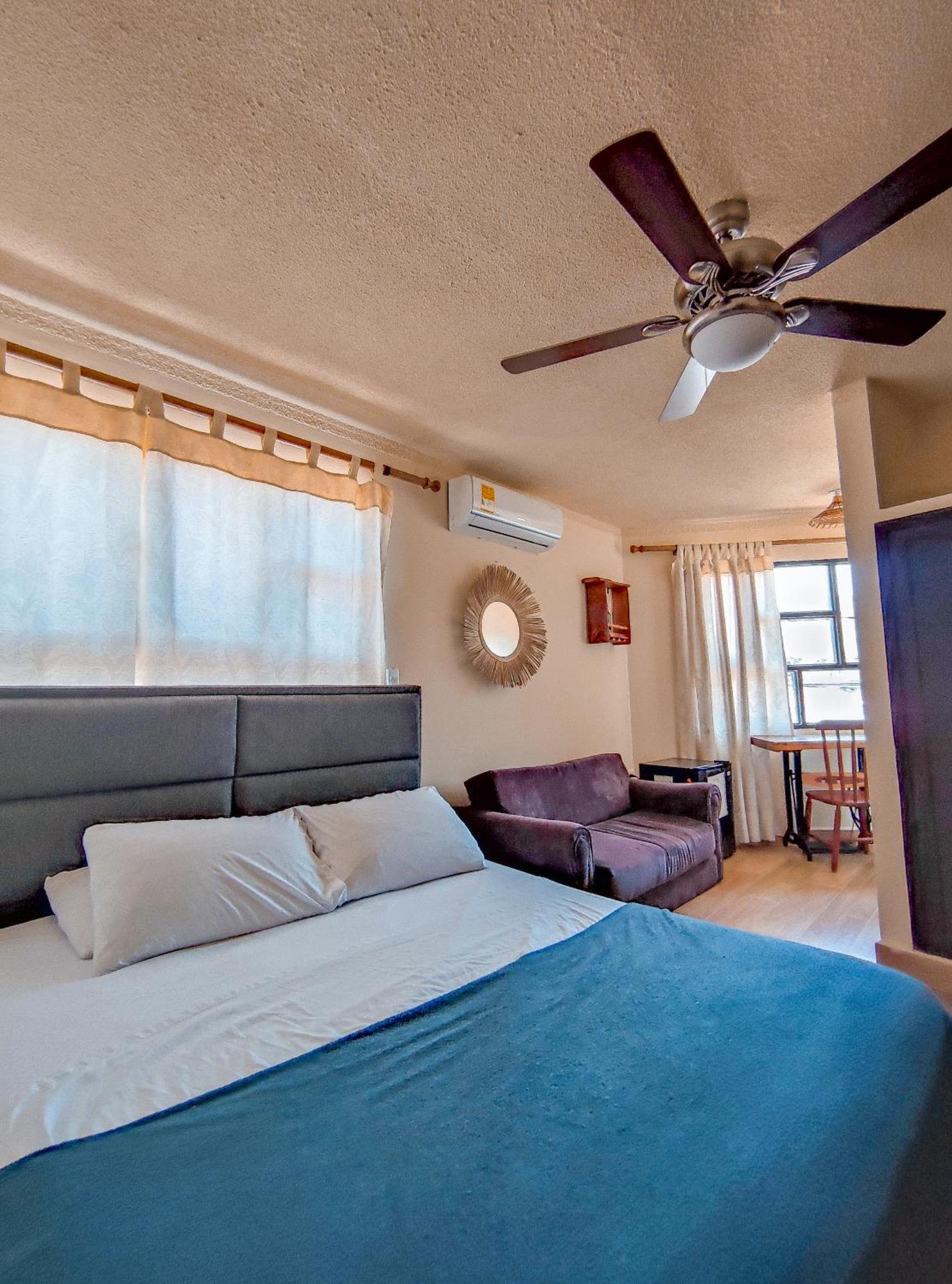 La Rosa Nautica Hostel グアドゥアス エクステリア 写真