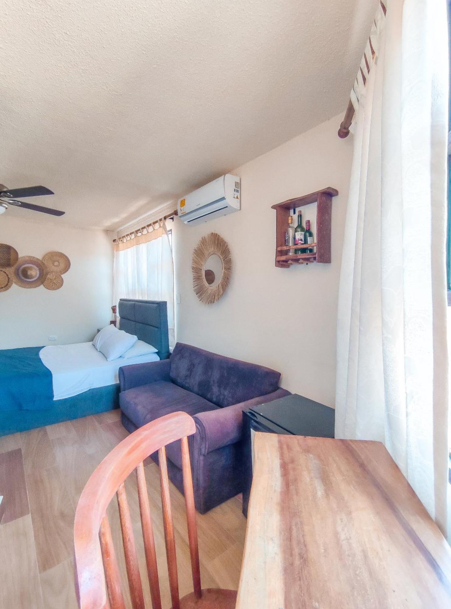 La Rosa Nautica Hostel グアドゥアス エクステリア 写真